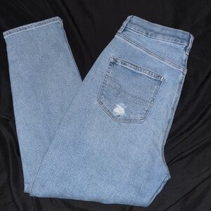 American Eagle Woman’s Stretch Mom Jeans Medium Wash